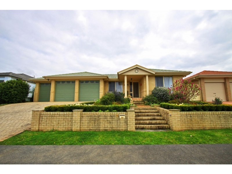 28 Southern Cross Boulevard, Shell Cove NSW 2529