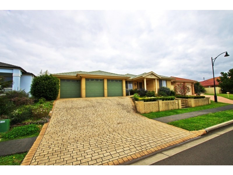 28 Southern Cross Boulevard, Shell Cove NSW 2529