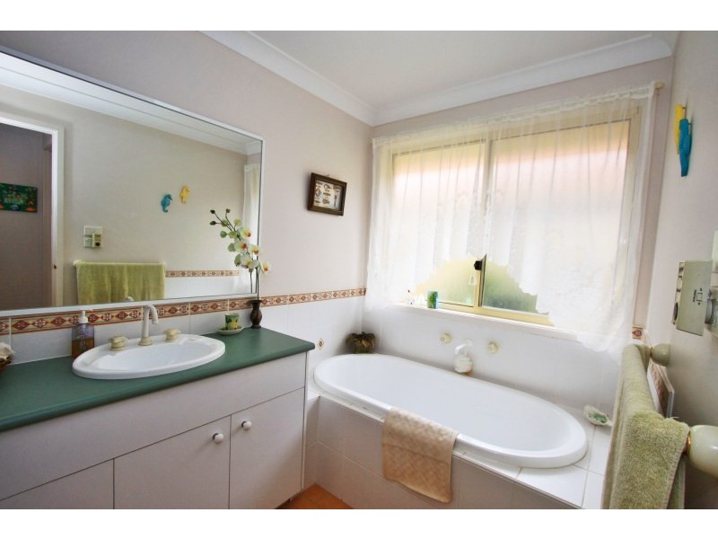 28 Southern Cross Boulevard, Shell Cove NSW 2529