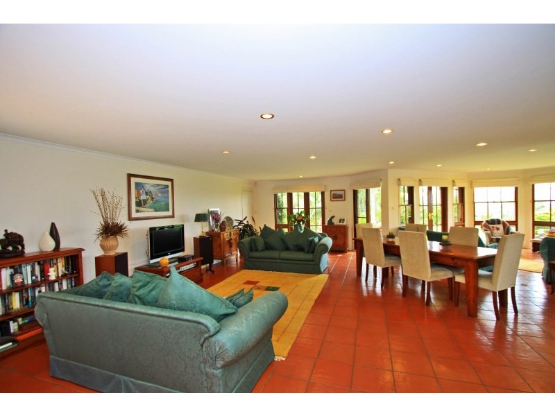 6 Claremont Place, Kiama NSW 2533