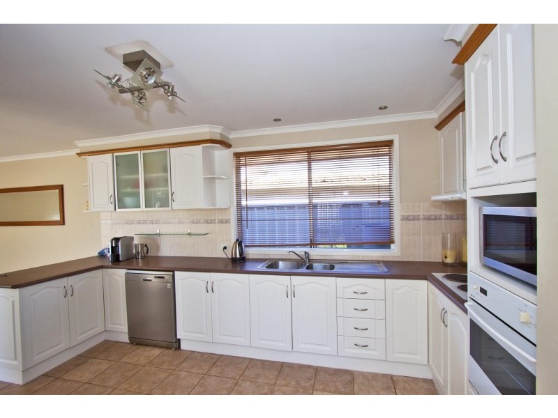 20 Arcadia Street, Warilla NSW 2528