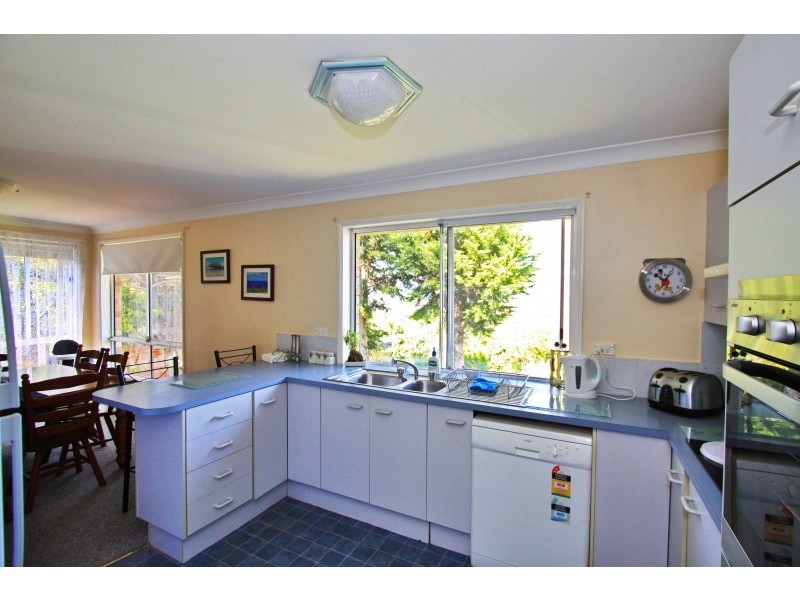 11 Irvine Street, Kiama NSW 2533