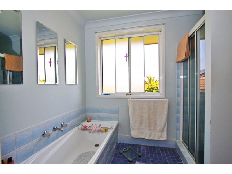 11 Irvine Street, Kiama NSW 2533