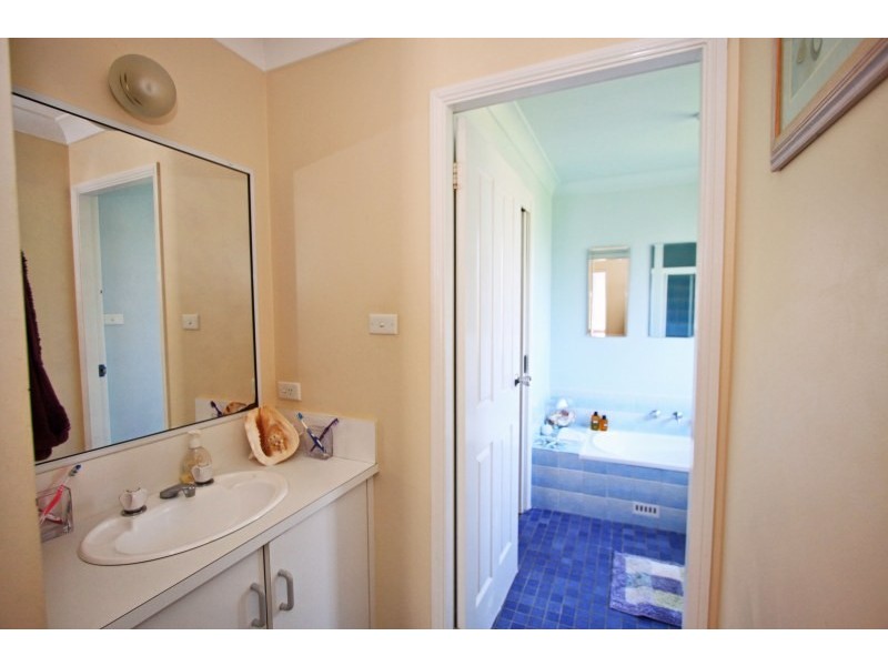 11 Irvine Street, Kiama NSW 2533