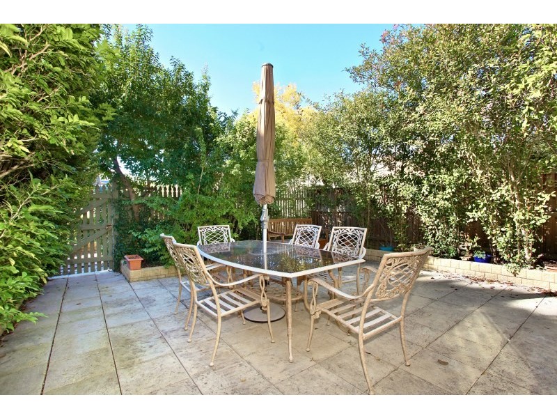 15 Charlton Drive, Liberty Grove NSW 2138