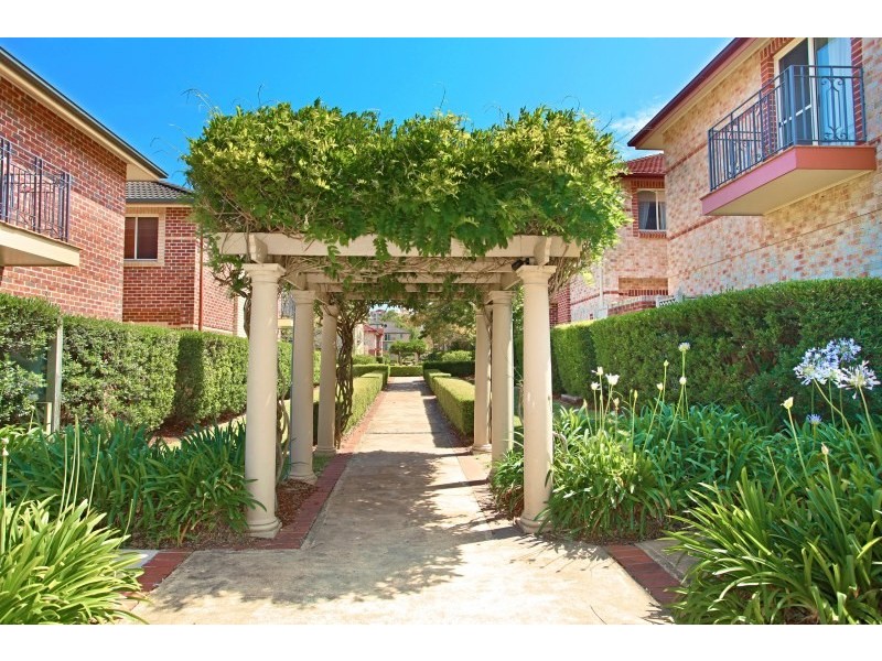 8 Brewer Avenue, Liberty Grove NSW 2138