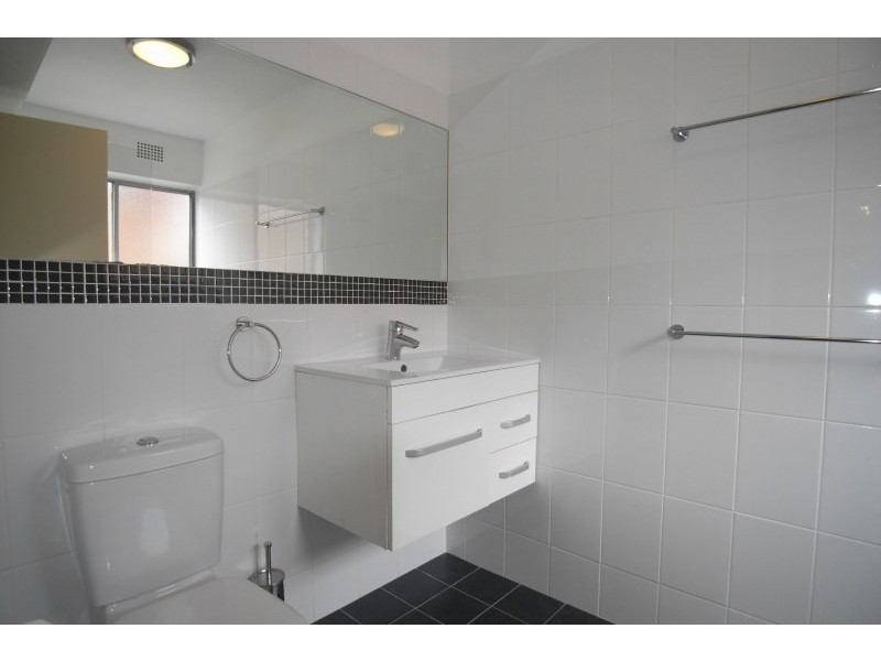 2/8 Hampstead Road, Homebush West NSW 2140