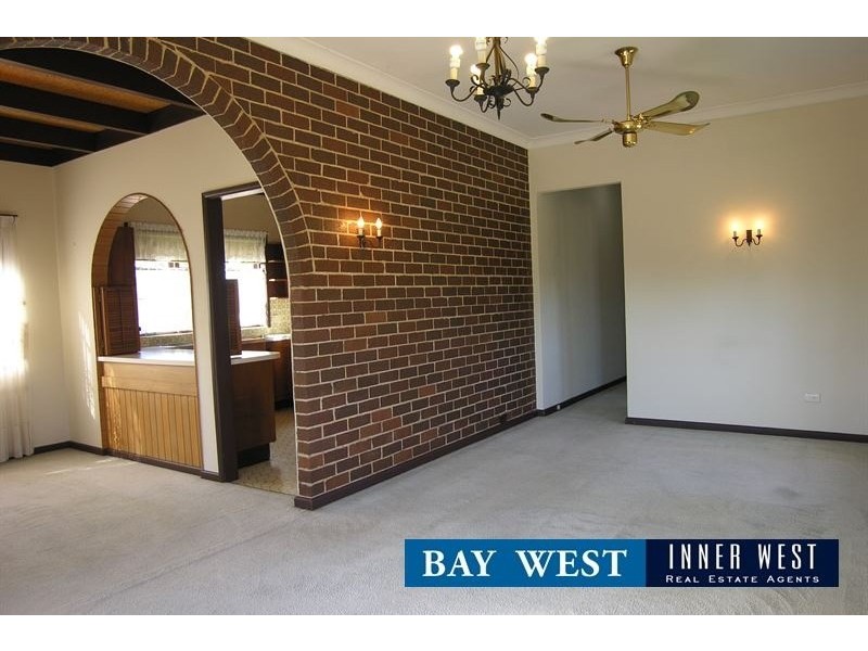 2/56 First Avenue, Rodd Point NSW 2046