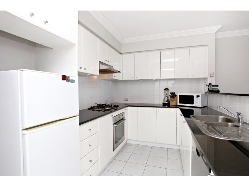 805/8 Wentworth Drive, Liberty Grove NSW 2138