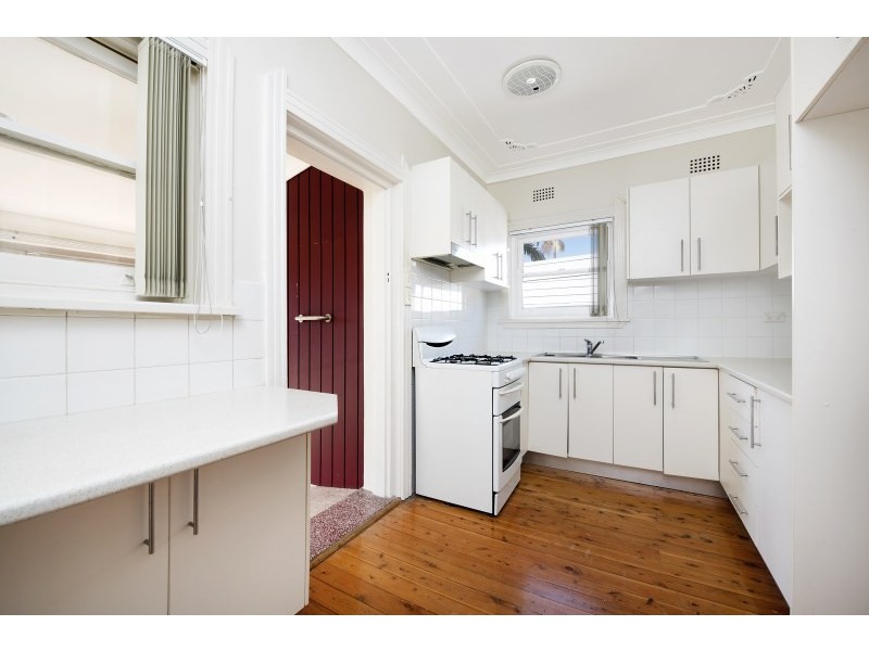 18 Dalmeny Avenue, Russell Lea NSW 2046