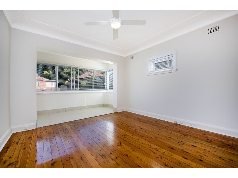 18 Dalmeny Avenue, Russell Lea NSW 2046