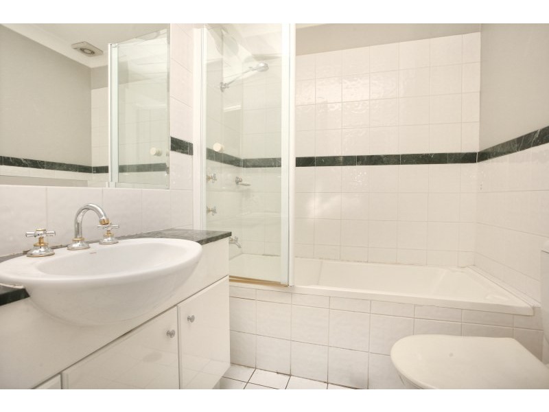 1 Hewin Close, Liberty Grove NSW 2138
