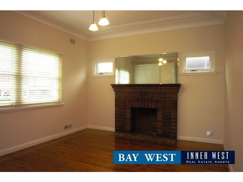 32 Duchess Avenue, Rodd Point NSW 2046