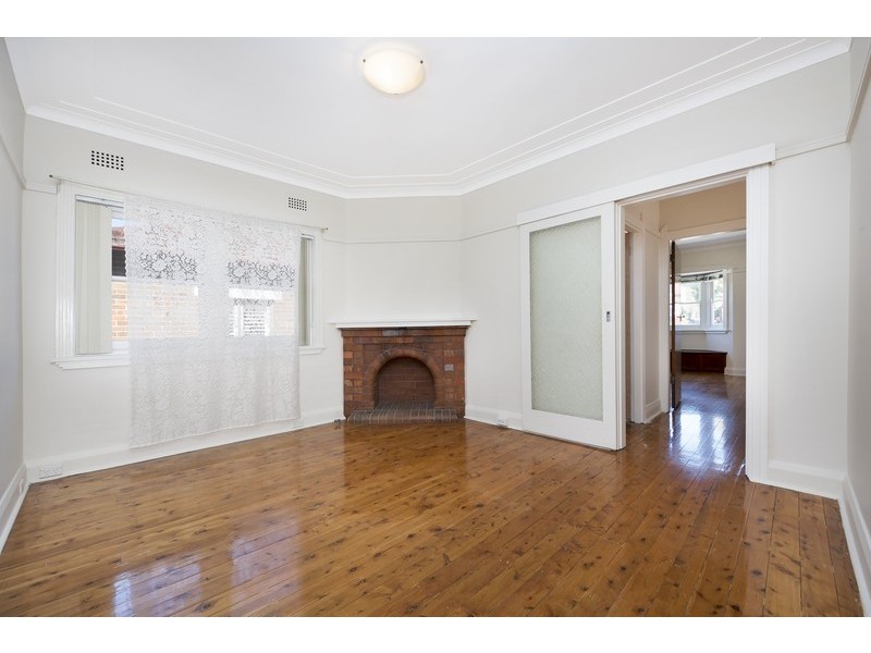 18 Dalmeny Avenue, Russell Lea NSW 2046