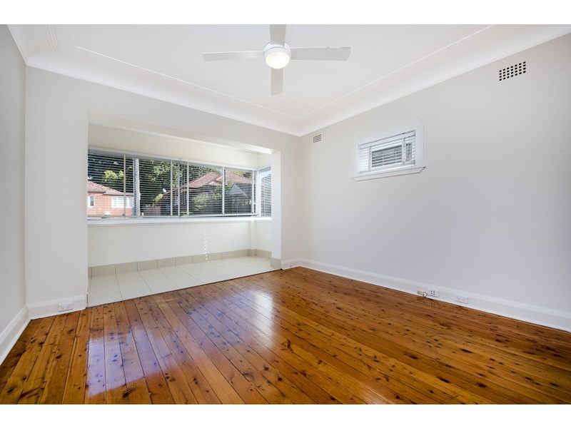 18 Dalmeny Avenue, Russell Lea NSW 2046