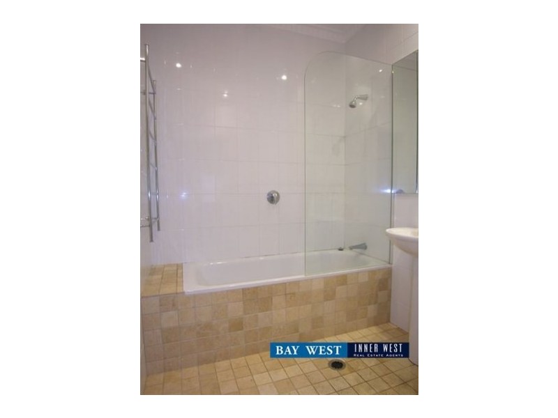 32 Duchess Avenue, Rodd Point NSW 2046