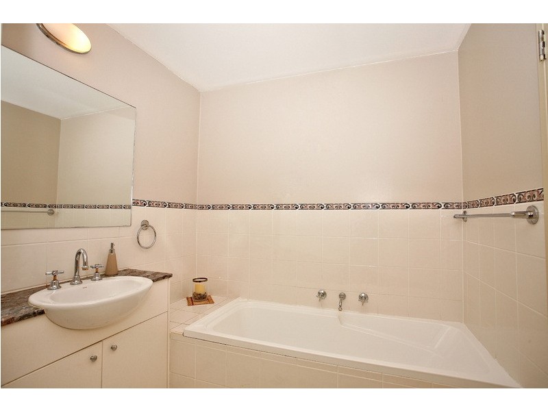 9/2 Wentworth Drive, Liberty Grove NSW 2138