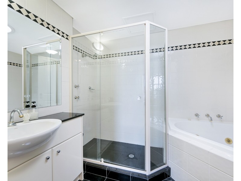 P6/8 Wentworth Drive, Liberty Grove NSW 2138