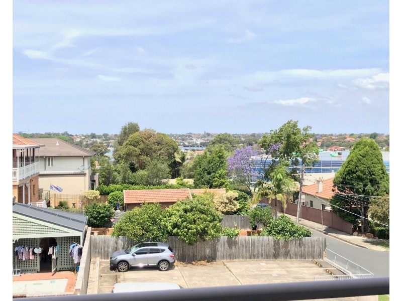 Level 2/22/275 Lyons Road, Russell Lea NSW 2046