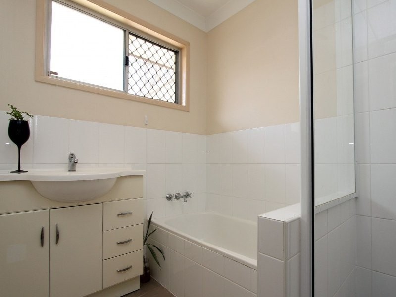 2 Bangalow Street, Algester QLD 4115