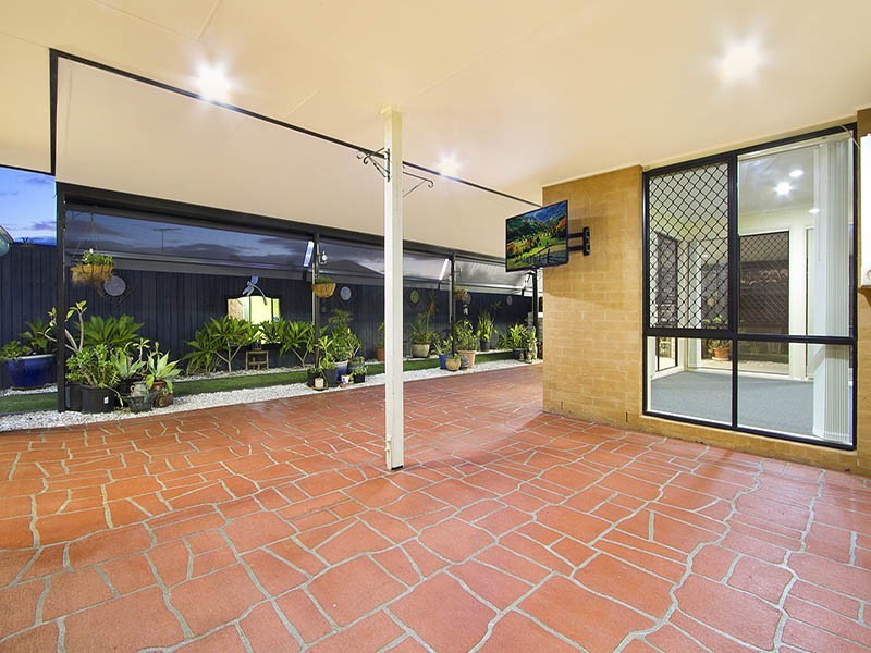 41 Daintree Drive, Parkinson QLD 4115