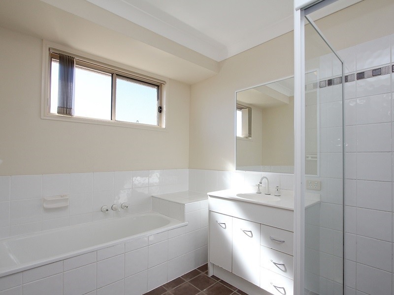5 Waterline Crescent, Waterford QLD 4133