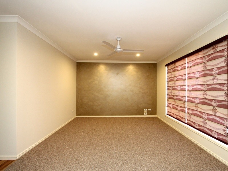 16 Khoo Place, Calamvale QLD 4116