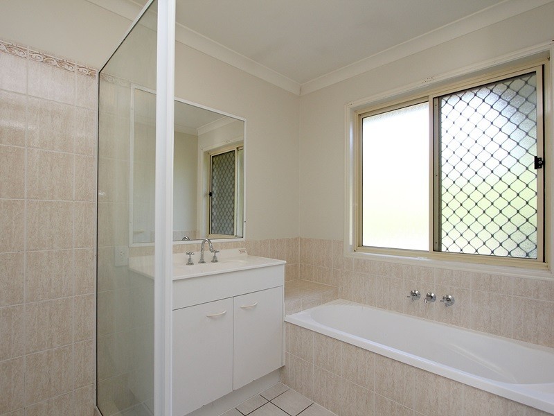 16 Khoo Place, Calamvale QLD 4116