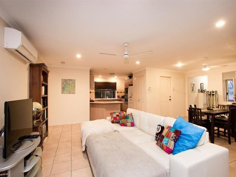 15 Killarney Place, Parkinson QLD 4115