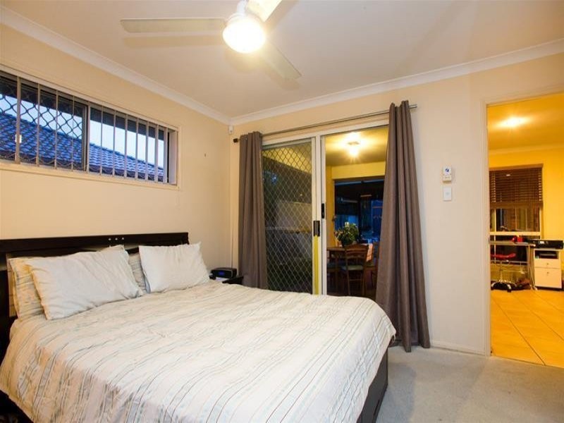 15 Killarney Place, Parkinson QLD 4115