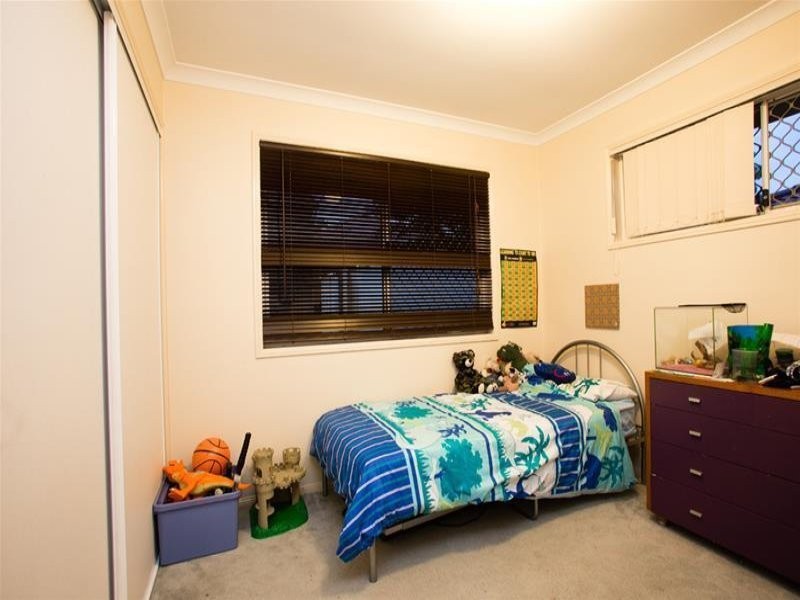 15 Killarney Place, Parkinson QLD 4115
