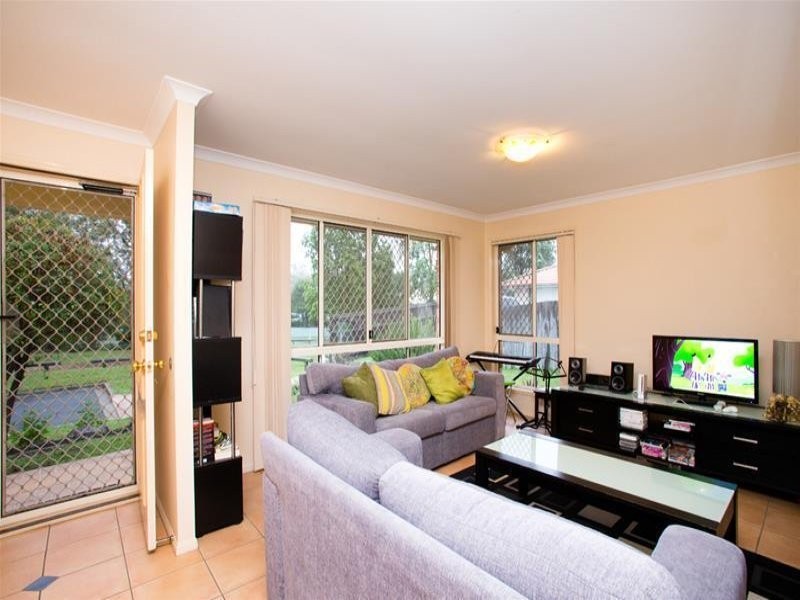 15 Killarney Place, Parkinson QLD 4115