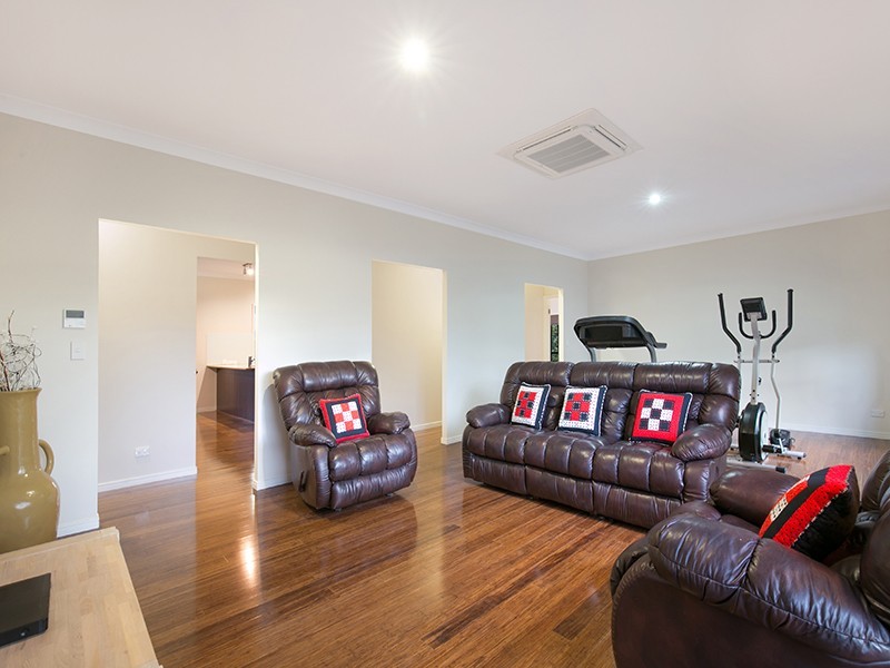 8 Firetail Court, Greenbank QLD 4124