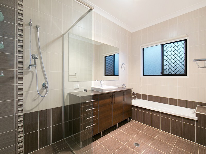 8 Firetail Court, Greenbank QLD 4124