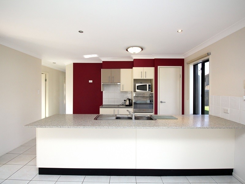 6 Hira Close, Calamvale QLD 4116