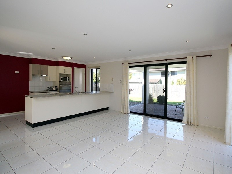 6 Hira Close, Calamvale QLD 4116