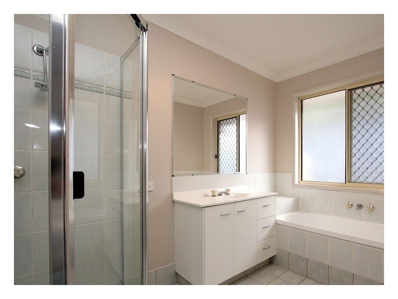 3 Newland Crescent, Parkinson QLD 4115