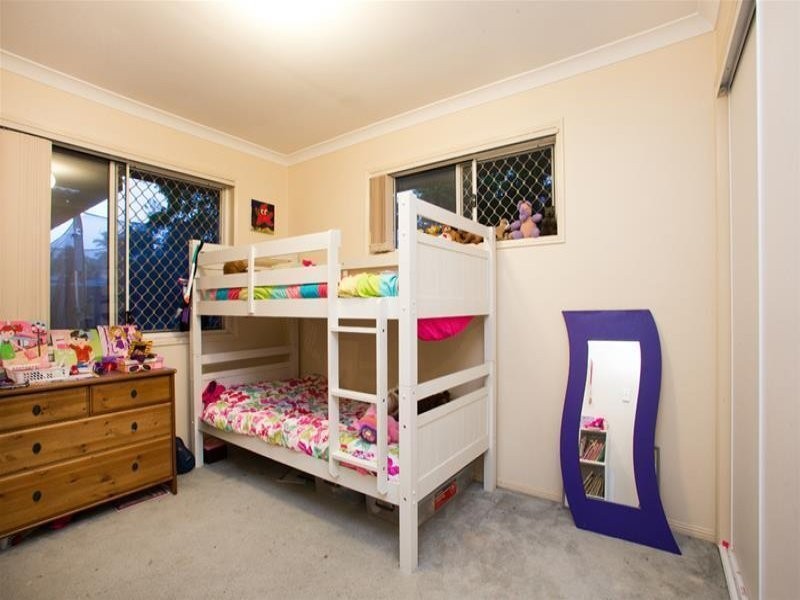 15 Killarney Place, Parkinson QLD 4115