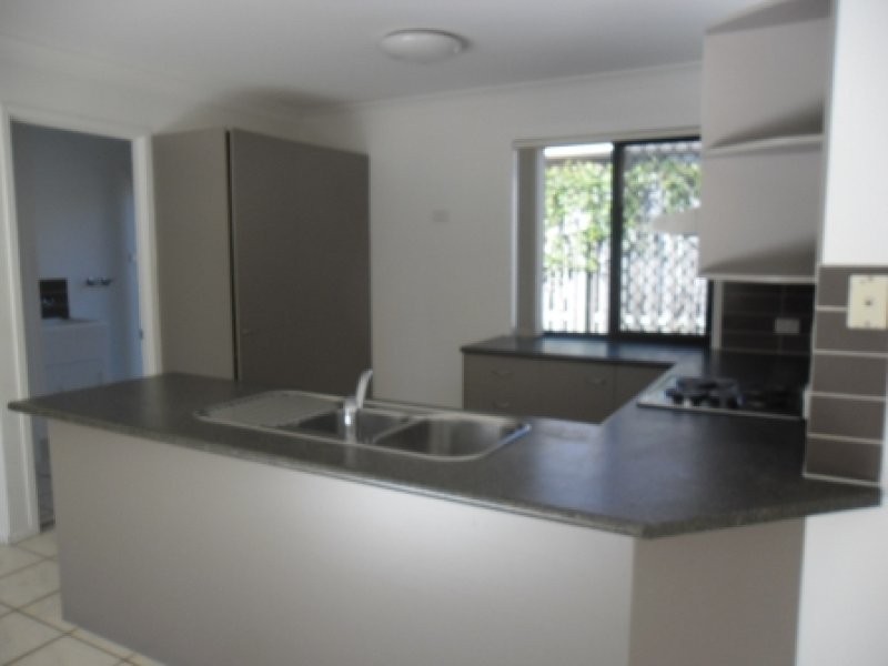 31 Yengo Street, Parkinson QLD 4115
