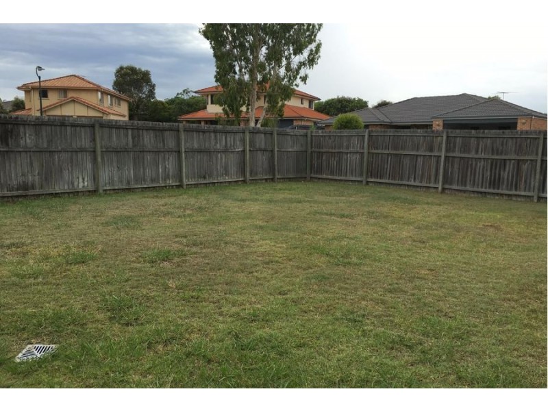 8 Karajini Crescent, Parkinson QLD 4115