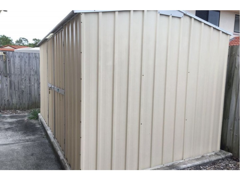 8 Karajini Crescent, Parkinson QLD 4115