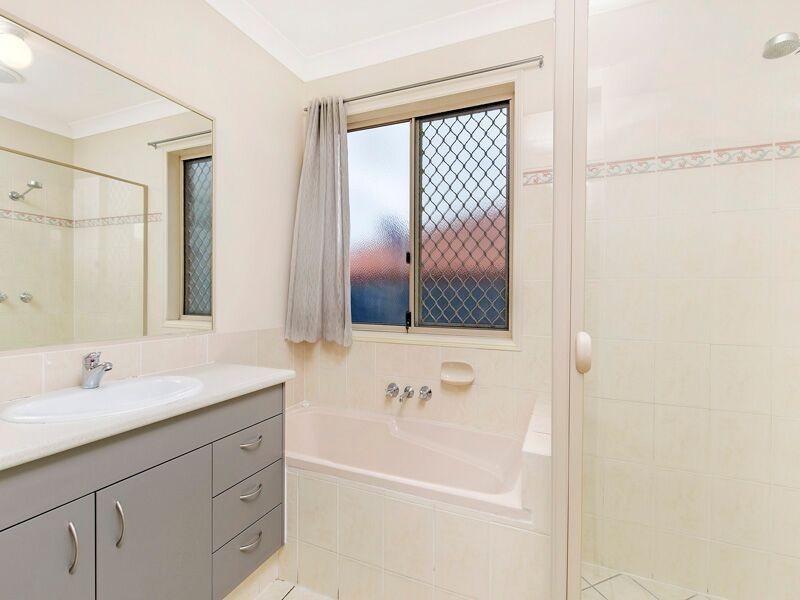 33 Warranilla Street, Parkinson QLD 4115