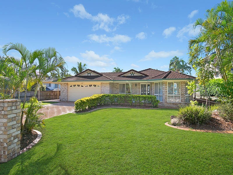 8 Torrens Place, Parkinson QLD 4115