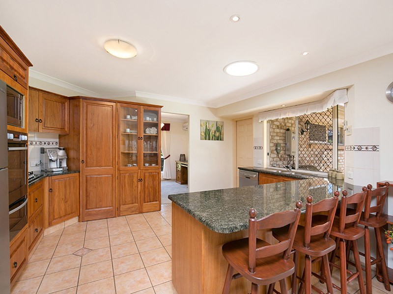8 Torrens Place, Parkinson QLD 4115