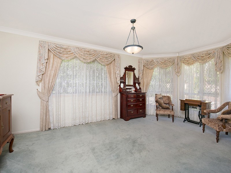 8 Torrens Place, Parkinson QLD 4115