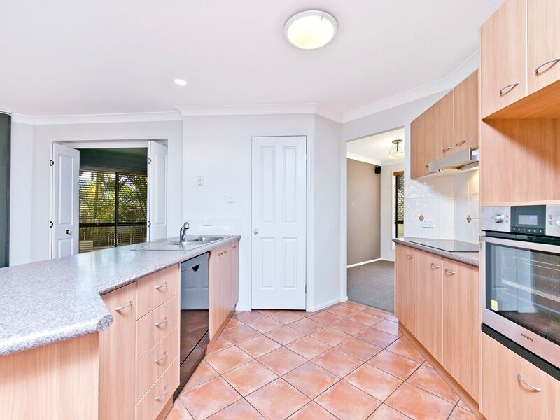 19 Albert Place, Parkinson QLD 4115