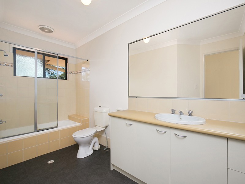 17/8 Honeysuckle Way, Calamvale QLD 4116
