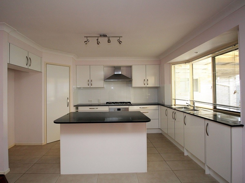 48 Vanderbilt Street, Eight Mile Plains QLD 4113