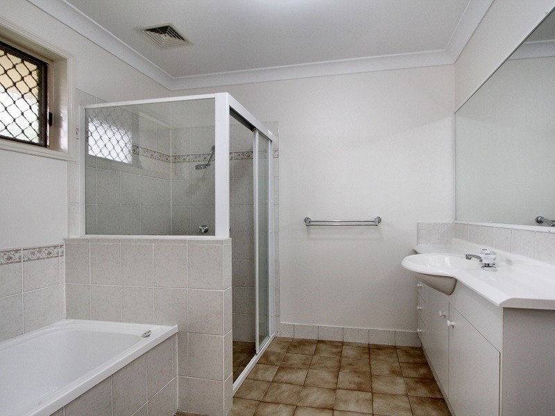 90 Hamish Street, Calamvale QLD 4116
