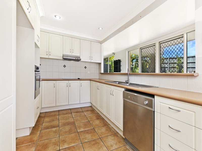 7 Hamersley Place, Parkinson QLD 4115